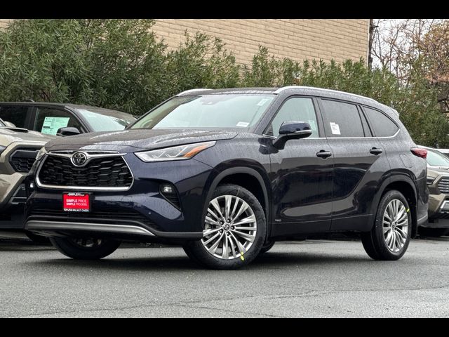 2025 Toyota Highlander Hybrid Platinum