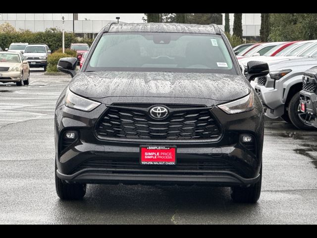 2025 Toyota Highlander Hybrid XLE Nightshade