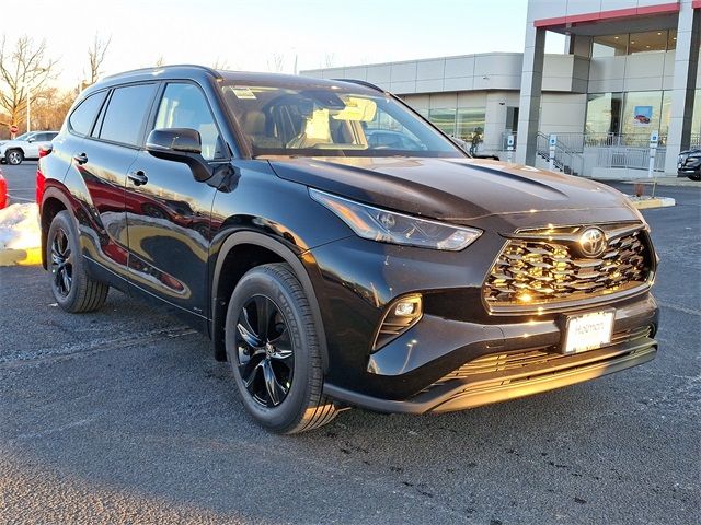 2025 Toyota Highlander Hybrid XLE Nightshade