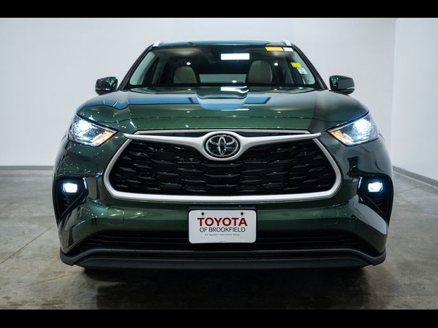 2025 Toyota Highlander Hybrid XLE