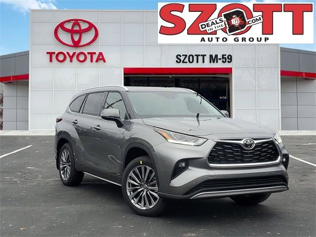 2025 Toyota Highlander Hybrid XLE Nightshade