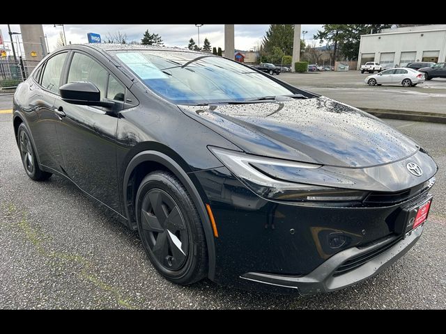 2025 Toyota Prius LE