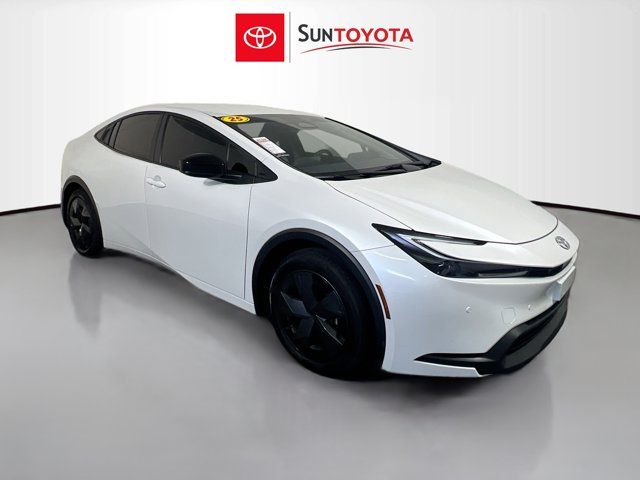 2025 Toyota Prius LE