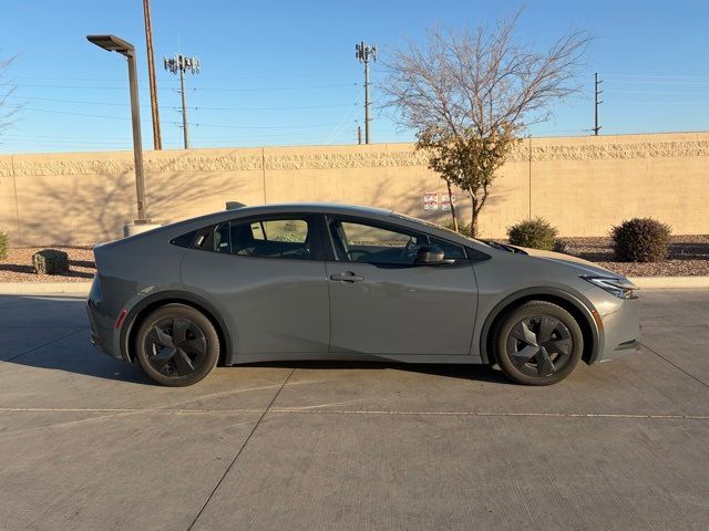 2025 Toyota Prius LE