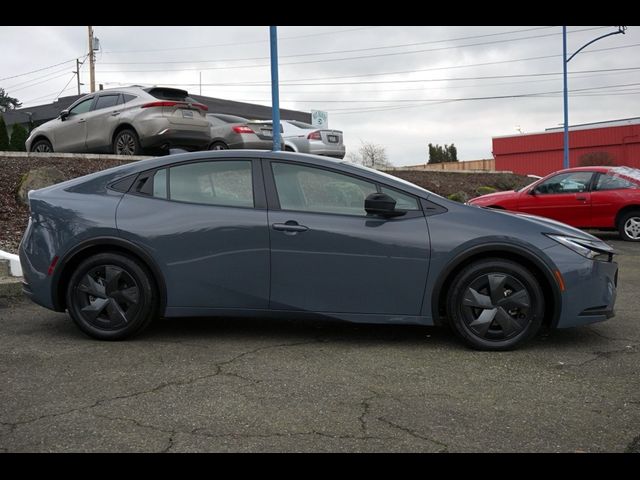 2025 Toyota Prius LE