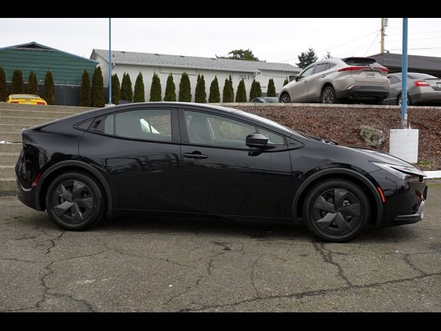 2025 Toyota Prius LE