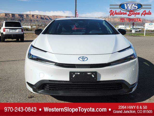 2025 Toyota Prius LE