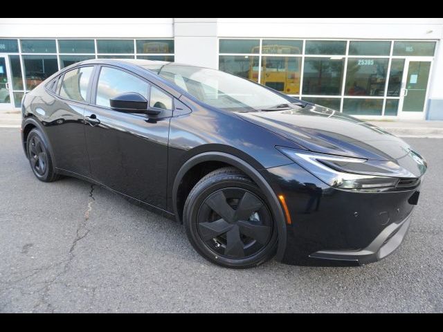 2025 Toyota Prius LE