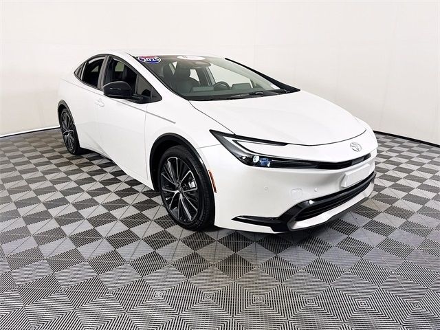 2025 Toyota Prius XLE