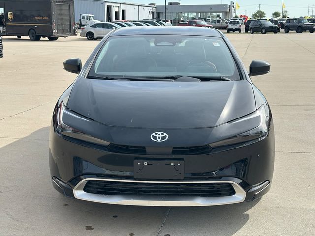 2025 Toyota Prius Plug-In Hybrid 