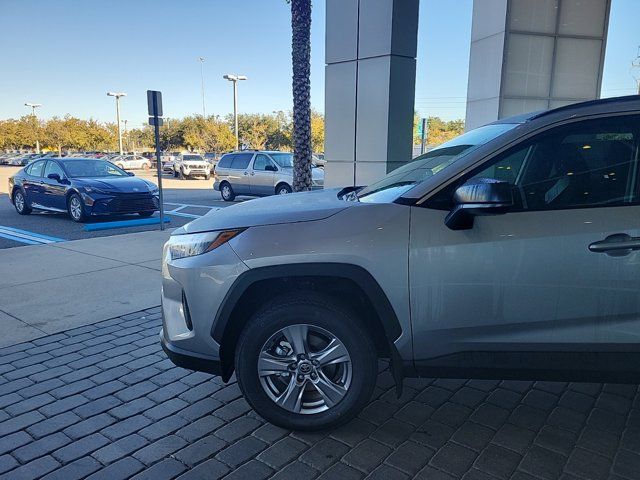 2025 Toyota RAV4 Hybrid LE