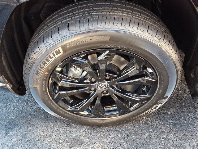 2025 Toyota RAV4 Hybrid SE