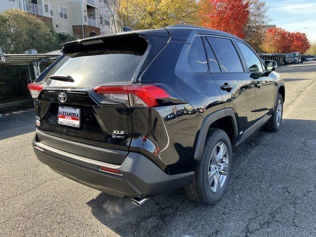 2025 Toyota RAV4 Hybrid XLE