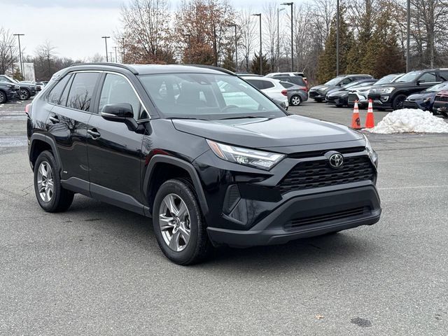 2025 Toyota RAV4 Hybrid XLE