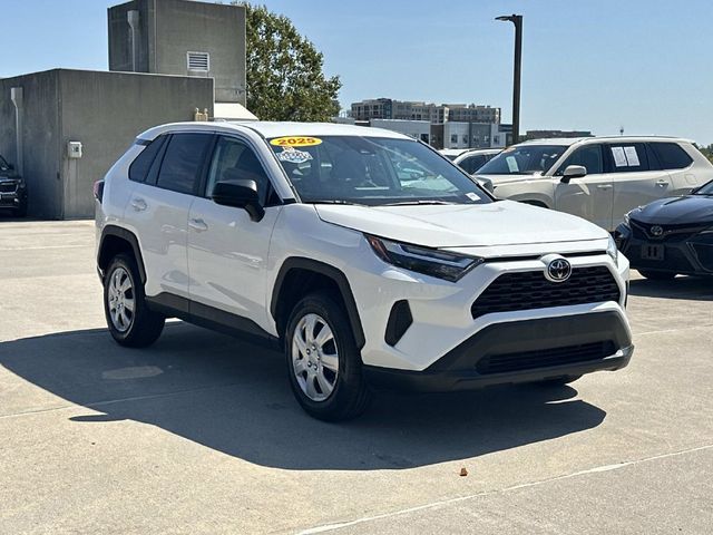2025 Toyota RAV4 LE