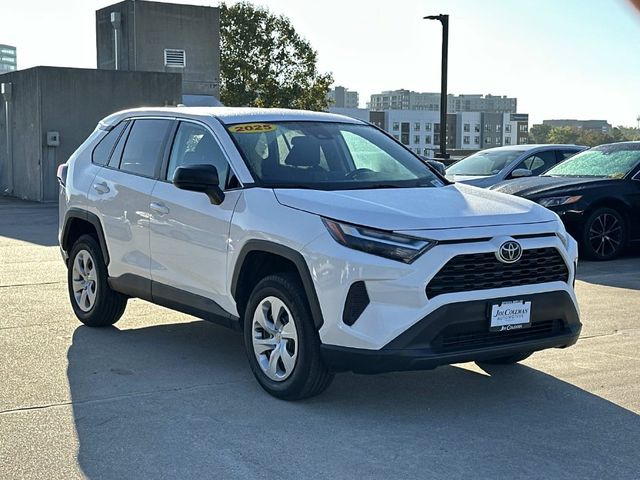 2025 Toyota RAV4 LE