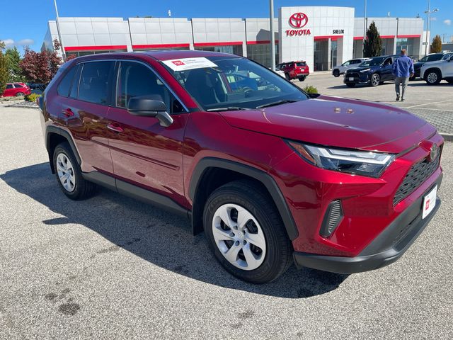 2025 Toyota RAV4 LE