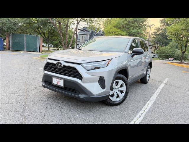 2025 Toyota RAV4 LE
