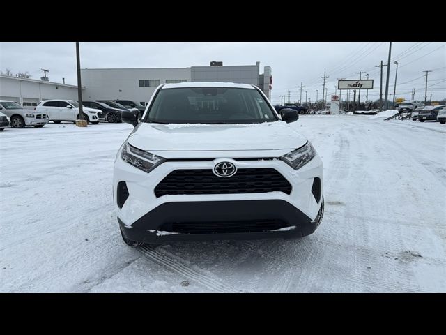 2025 Toyota RAV4 LE
