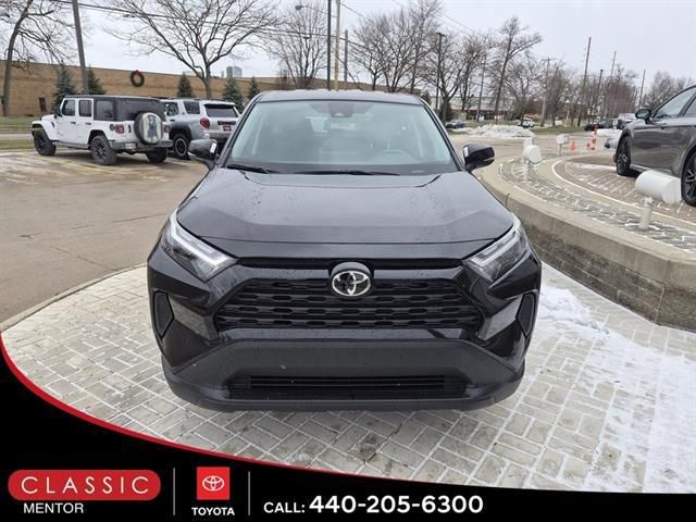 2025 Toyota RAV4 LE
