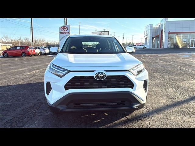 2025 Toyota RAV4 LE