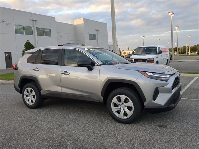 2025 Toyota RAV4 LE