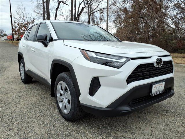 2025 Toyota RAV4 LE