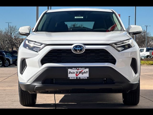 2025 Toyota RAV4 LE