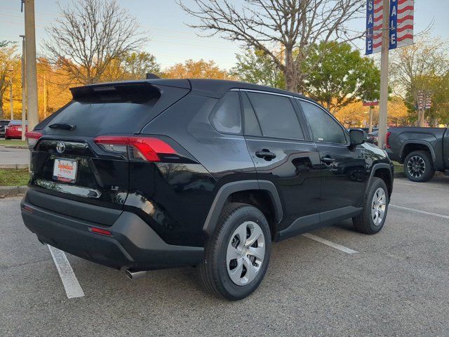 2025 Toyota RAV4 LE