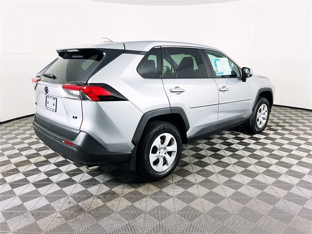 2025 Toyota RAV4 LE