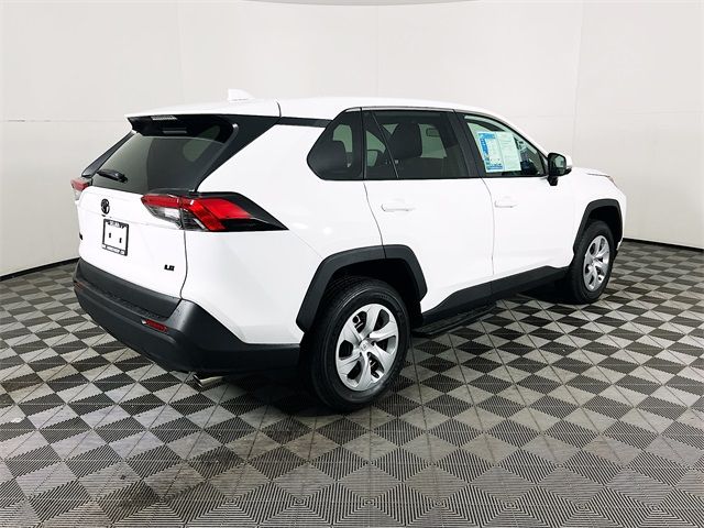 2025 Toyota RAV4 LE