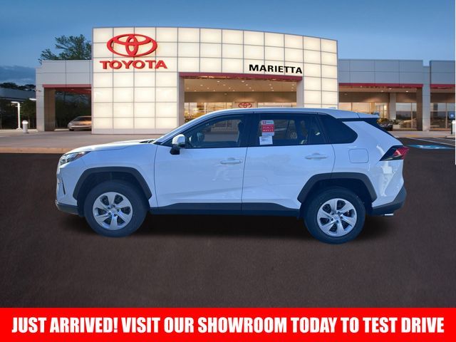 2025 Toyota RAV4 LE