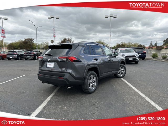 2025 Toyota RAV4 XLE