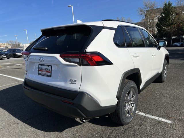 2025 Toyota RAV4 XLE