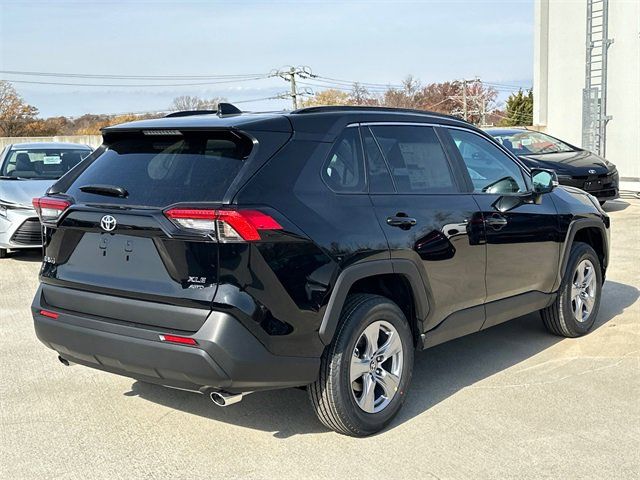 2025 Toyota RAV4 XLE