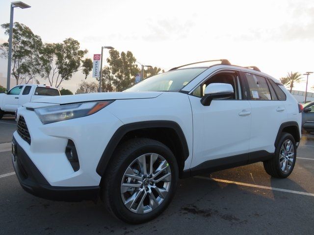 2025 Toyota RAV4 XLE Premium