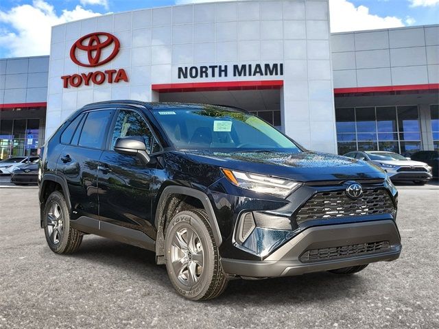 2025 Toyota RAV4 Hybrid LE