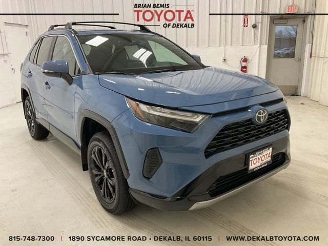 2025 Toyota RAV4 Hybrid SE