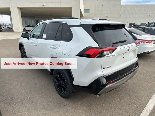 2025 Toyota RAV4 Hybrid SE