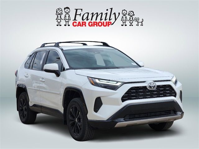 2025 Toyota RAV4 Hybrid SE