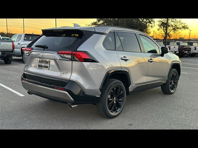 2025 Toyota RAV4 Hybrid SE