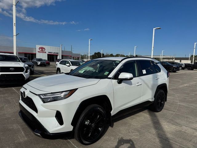 2025 Toyota RAV4 Hybrid SE