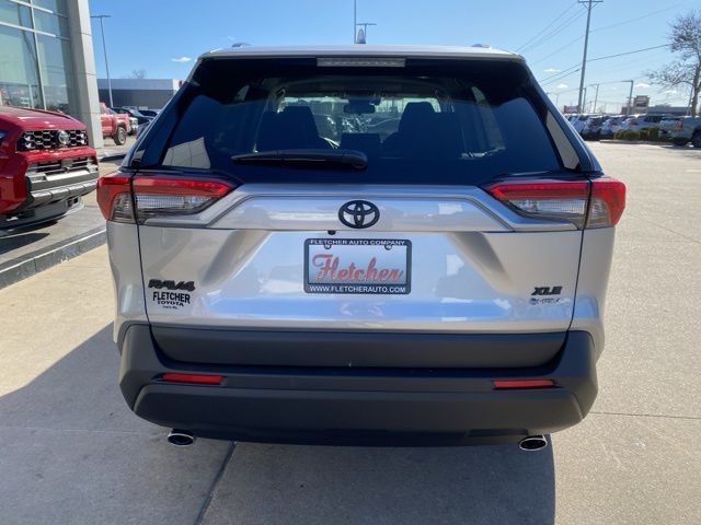 2025 Toyota RAV4 Hybrid XLE