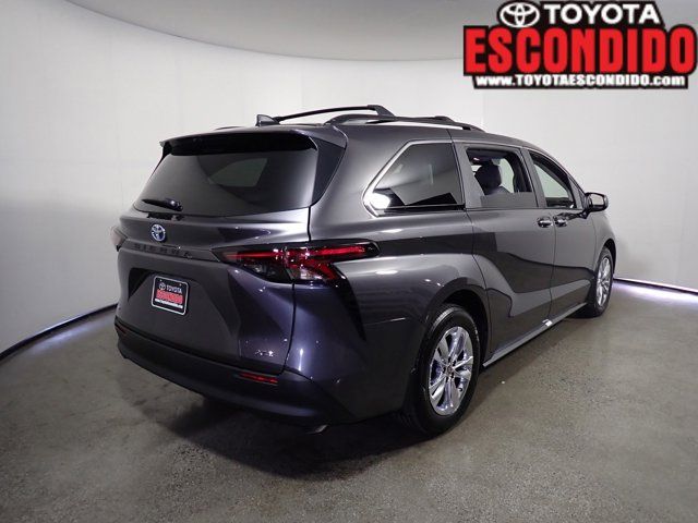 2025 Toyota Sienna XLE