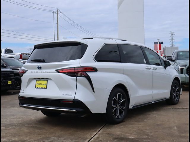 2025 Toyota Sienna Platinum