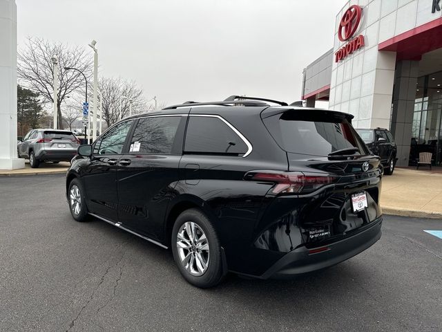 2025 Toyota Sienna XLE