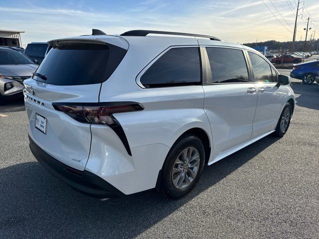 2025 Toyota Sienna 