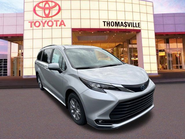 2025 Toyota Sienna XLE