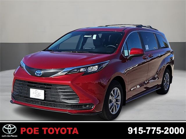 2025 Toyota Sienna LE