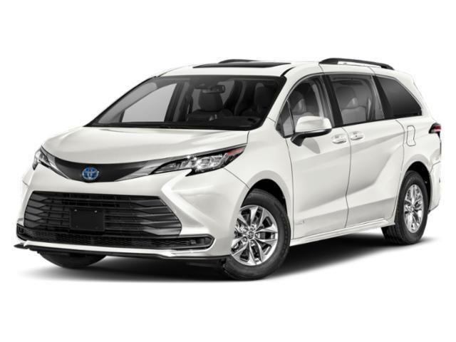 2025 Toyota Sienna LE